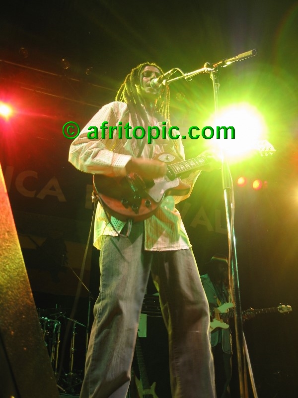 ../Images/AfricaFestival-27-28May05 149.jpg